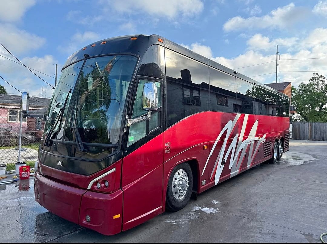 2018 MCI J4500 – Reliable 56-Passenger Motorcoach