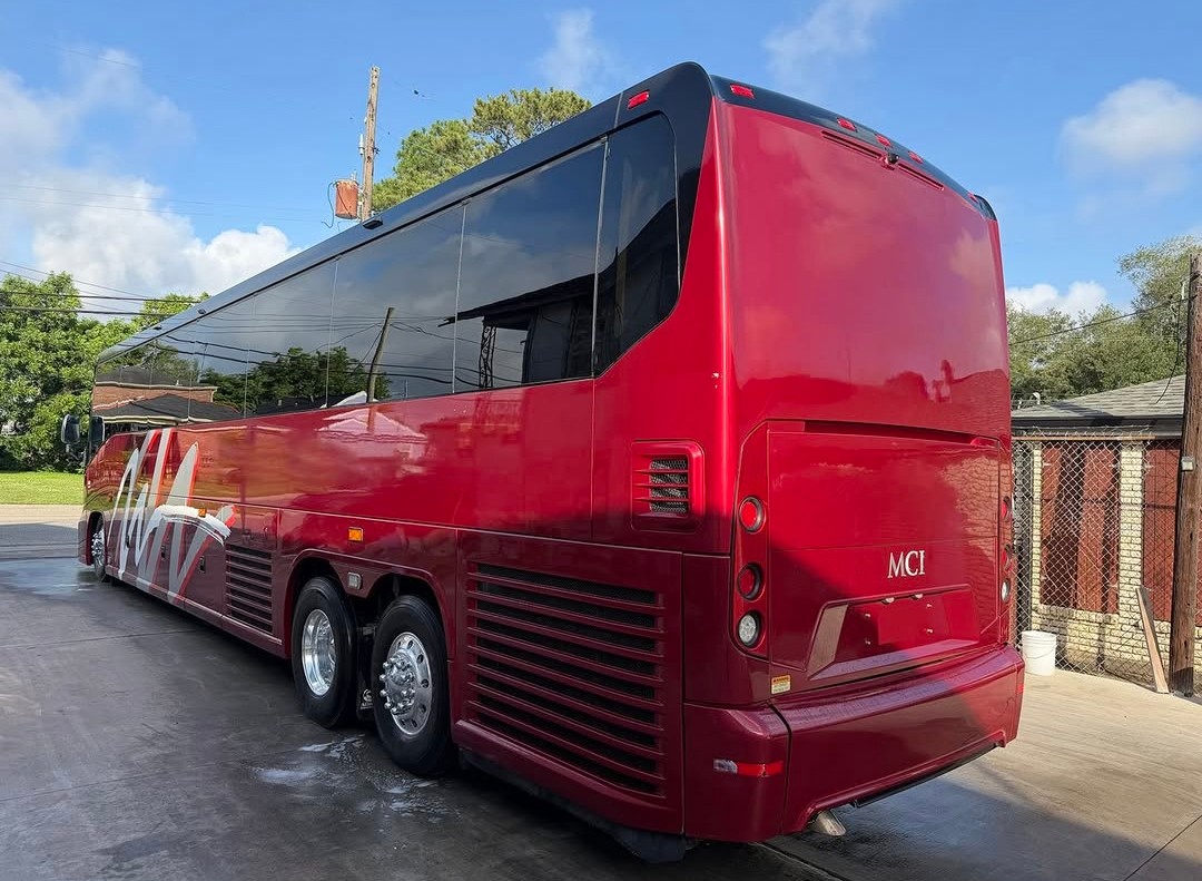 2018 MCI J4500 – Reliable 56-Passenger Motorcoach