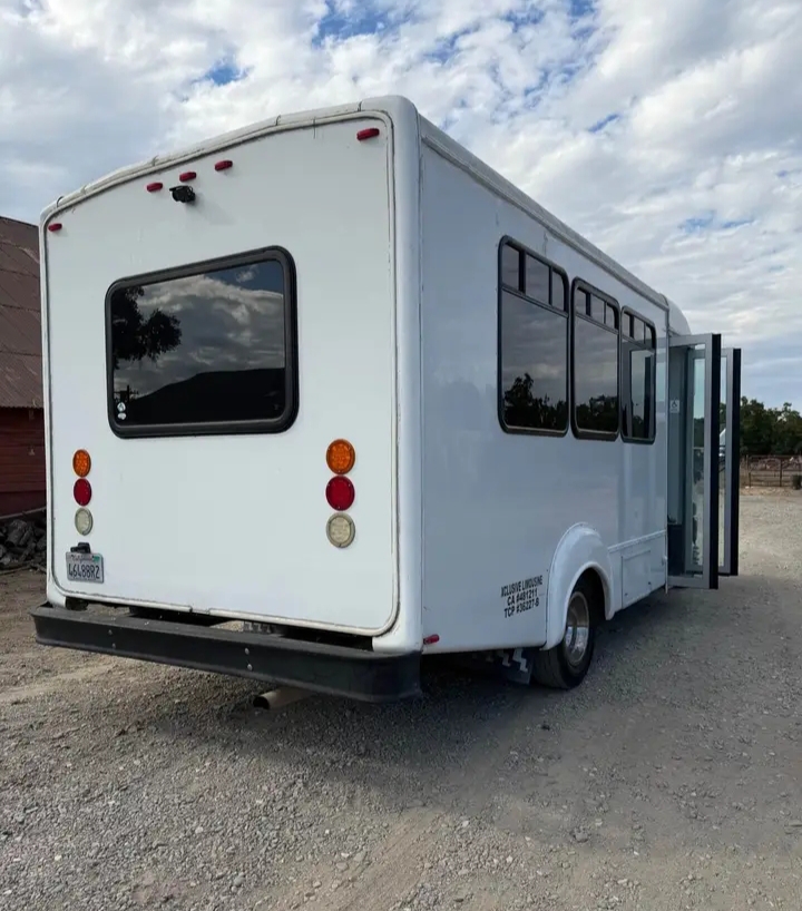2016 Ford E-350 Party Bus