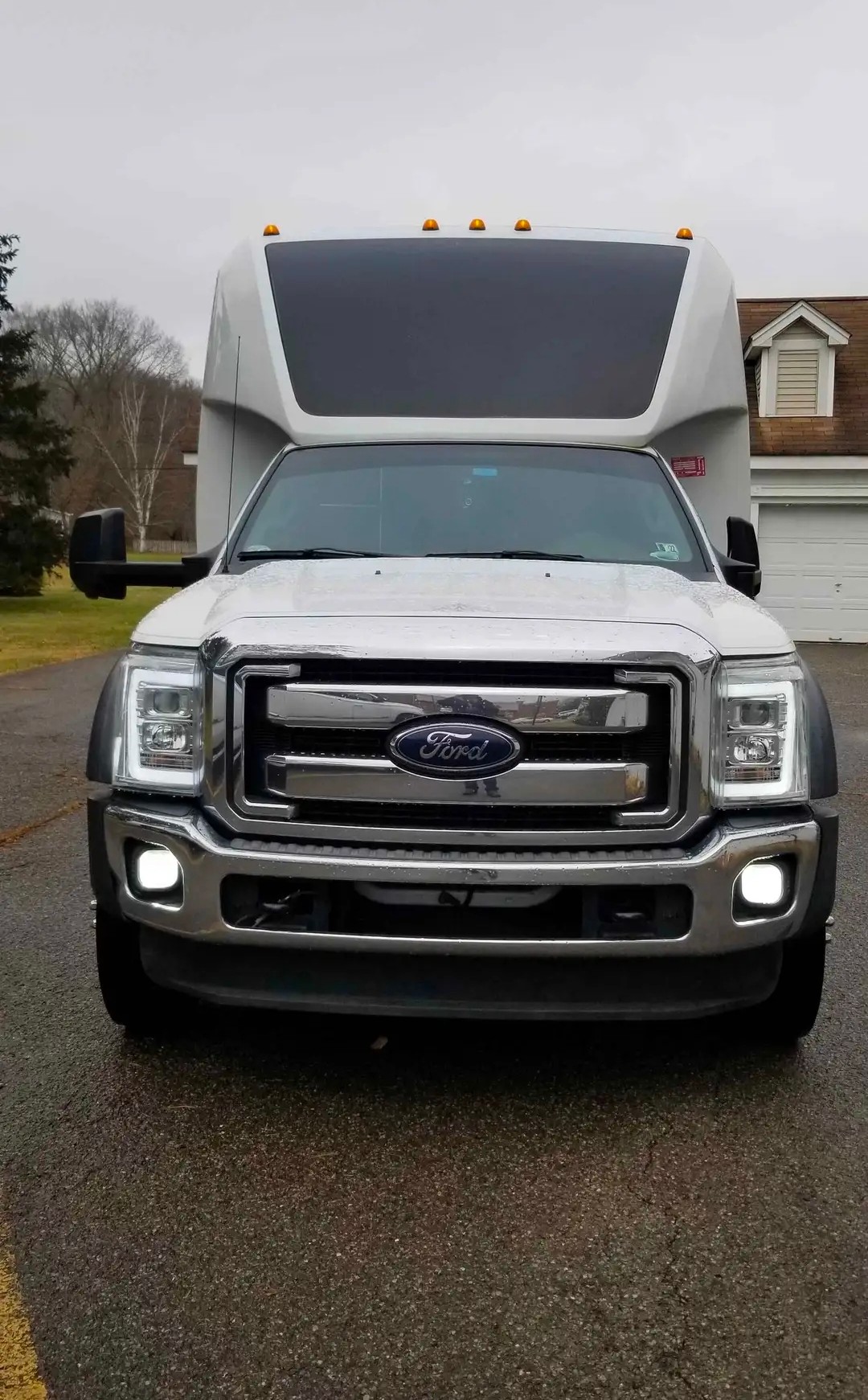 Well-Maintained 2013 Ford F550 27-Passenger Shuttle Bus