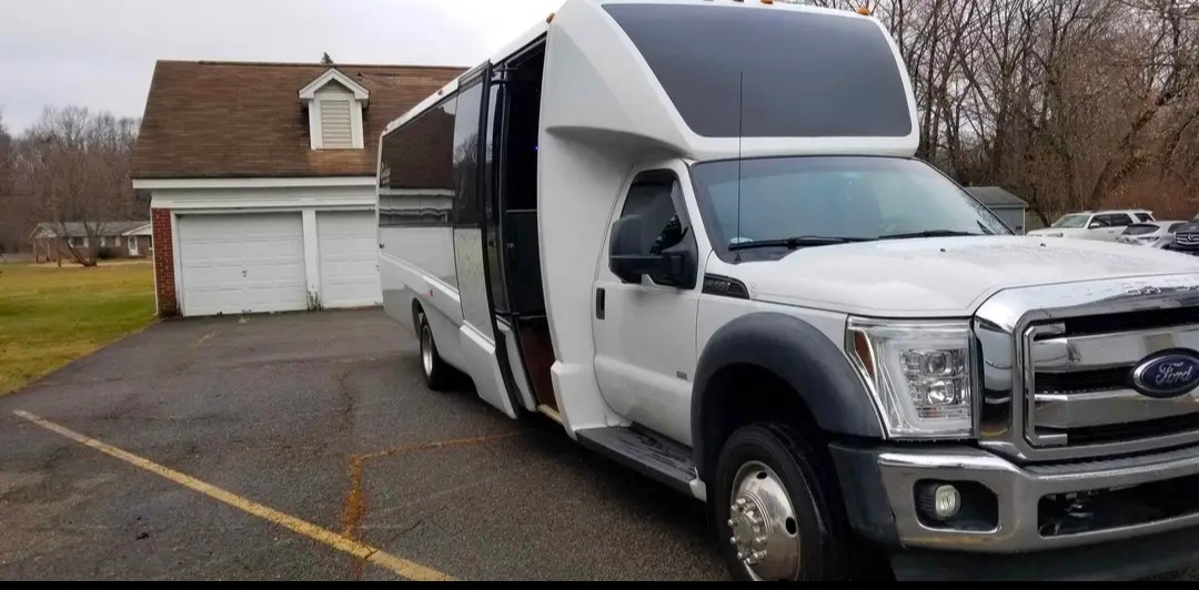 Well-Maintained 2013 Ford F550 27-Passenger Shuttle Bus