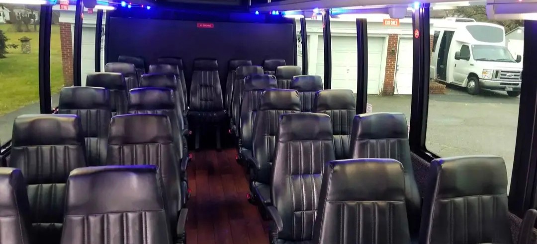 Well-Maintained 2013 Ford F550 27-Passenger Shuttle Bus