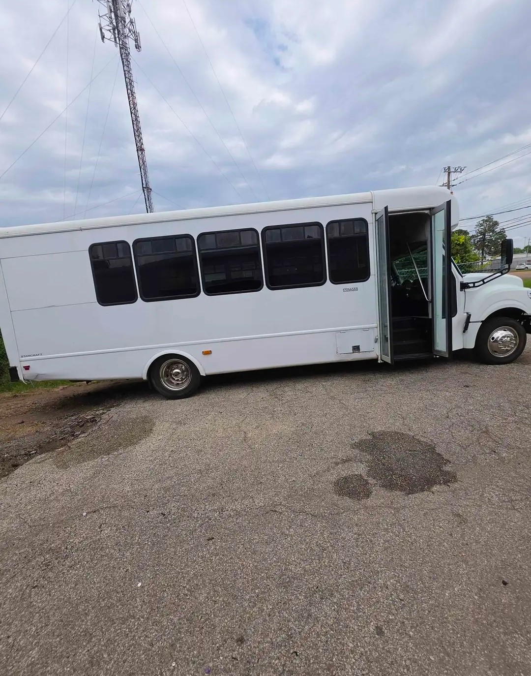 2013 International 3000 – Customized 30-Passenger Limo Bus