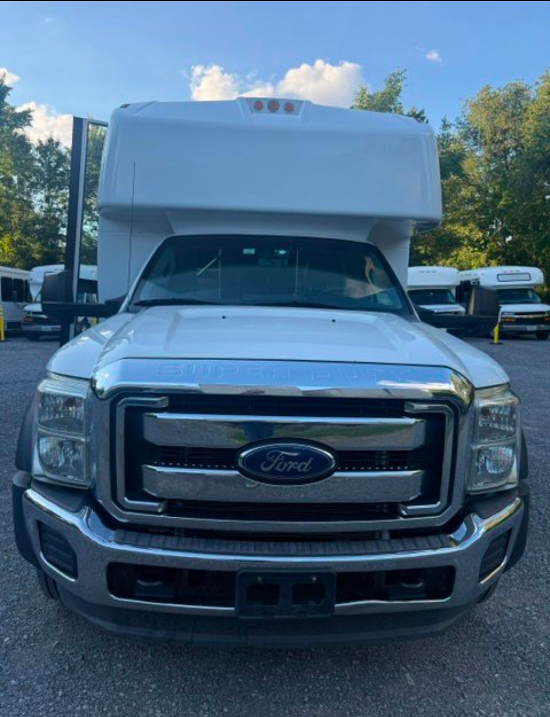 29-Passenger 2013 Ford F550 Turtle Top – Gasoline Powered Shuttle Bus