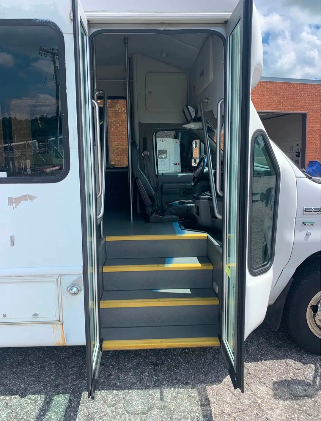 2012 Ford E-350 Accessible Shuttle Bus – 5.4L V8 Gas