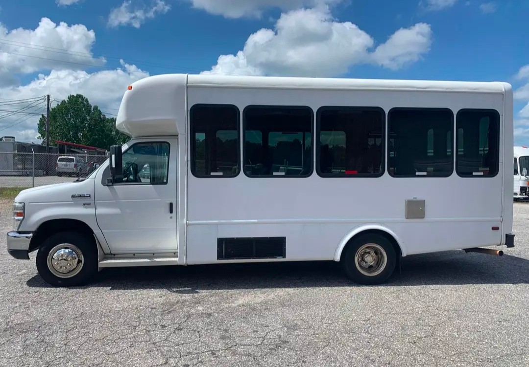 2012 Ford E-350 Accessible Shuttle Bus – 5.4L V8 Gas