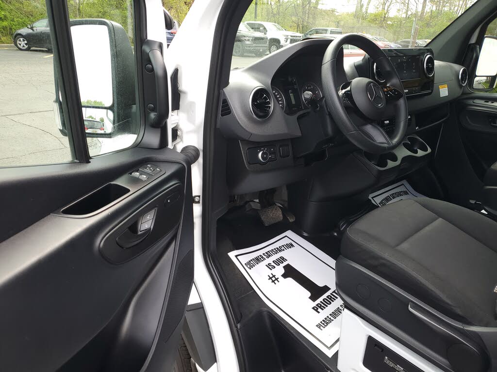 2025 Mercedes-Benz Sprinter 2500 170 High Roof Passenger Van RWD