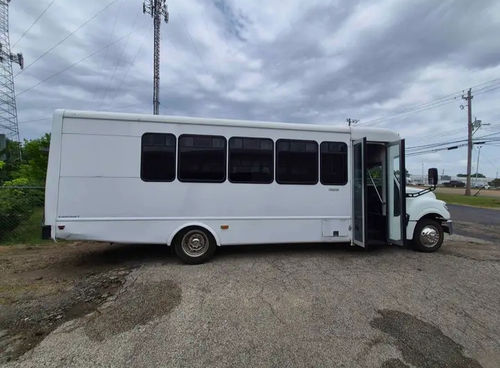 2013 International 3000 Limousine Bus