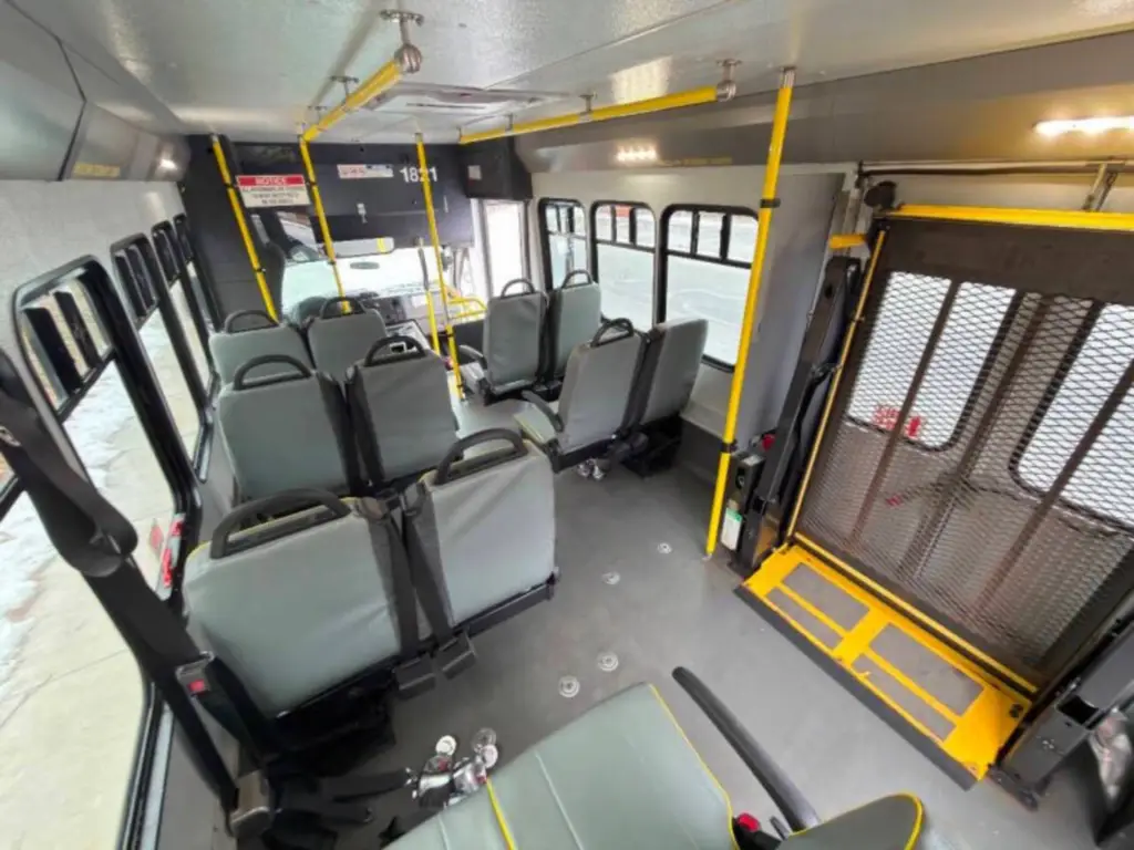 2018 Ford E-350 Shuttle Bus with Wheelchair Lift