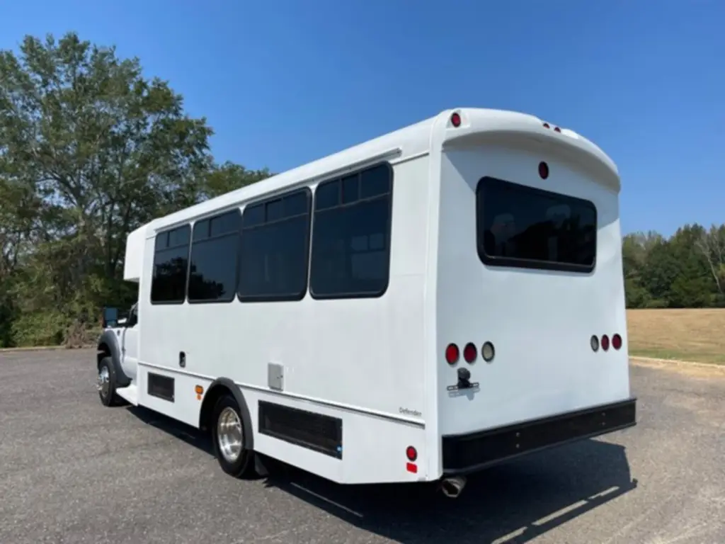 2016 Ford F-550 Shuttle Bus