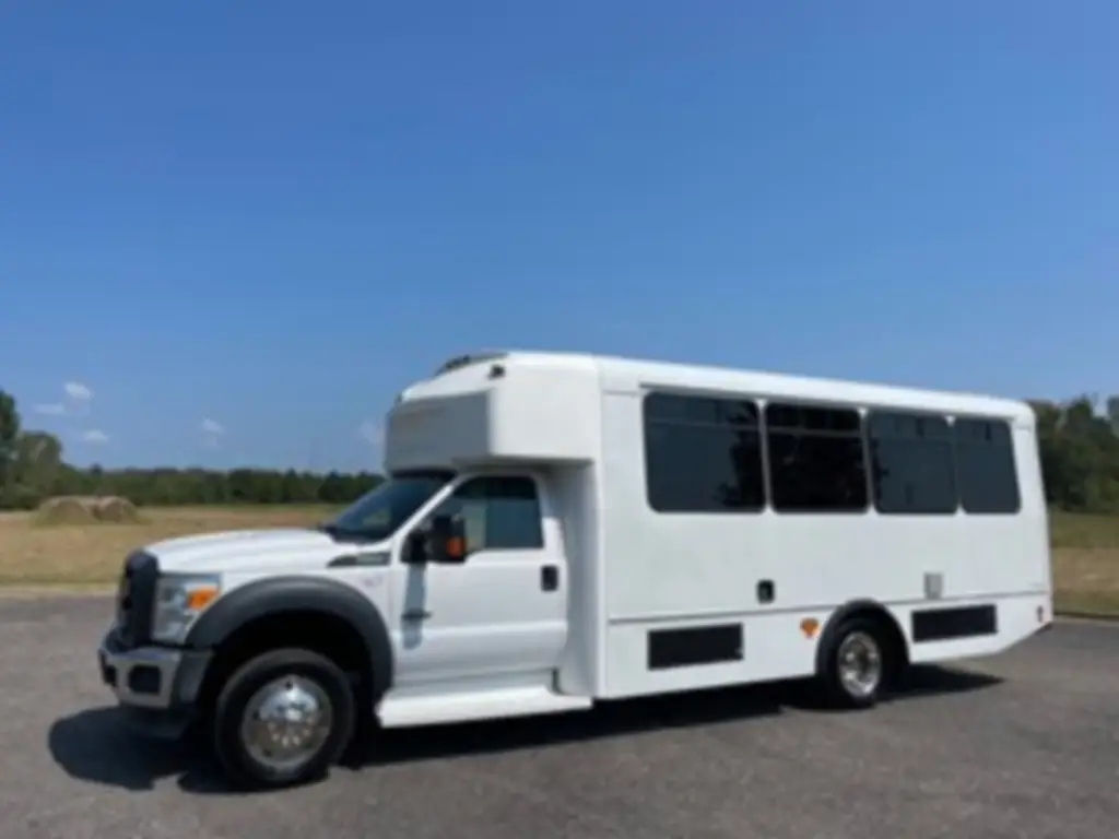 2016 Ford F-550 Shuttle Bus