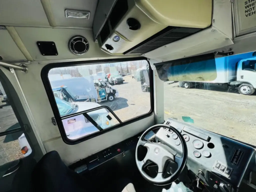 2008 Freightliner X-Line Bus