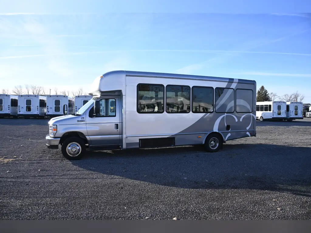 2019 Ford E450 Shuttle Bus