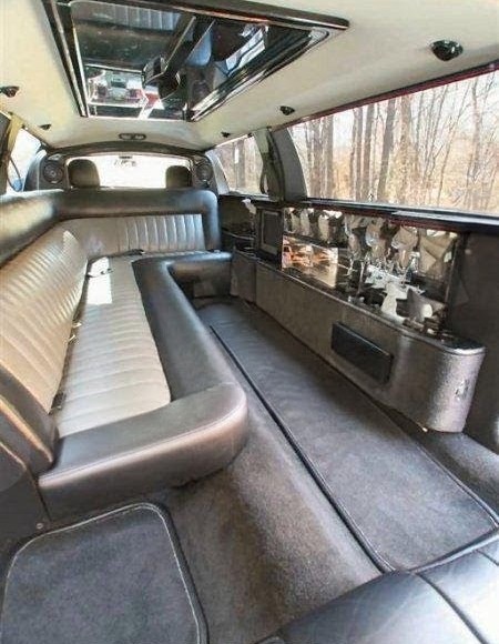 2004 Lincoln Town Car Limousine