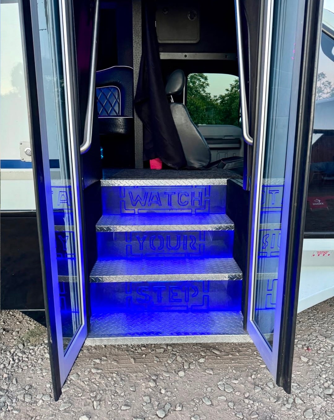 2016 Ford F-550 Gasoline Limo Bus – Premium Party Bus Setup