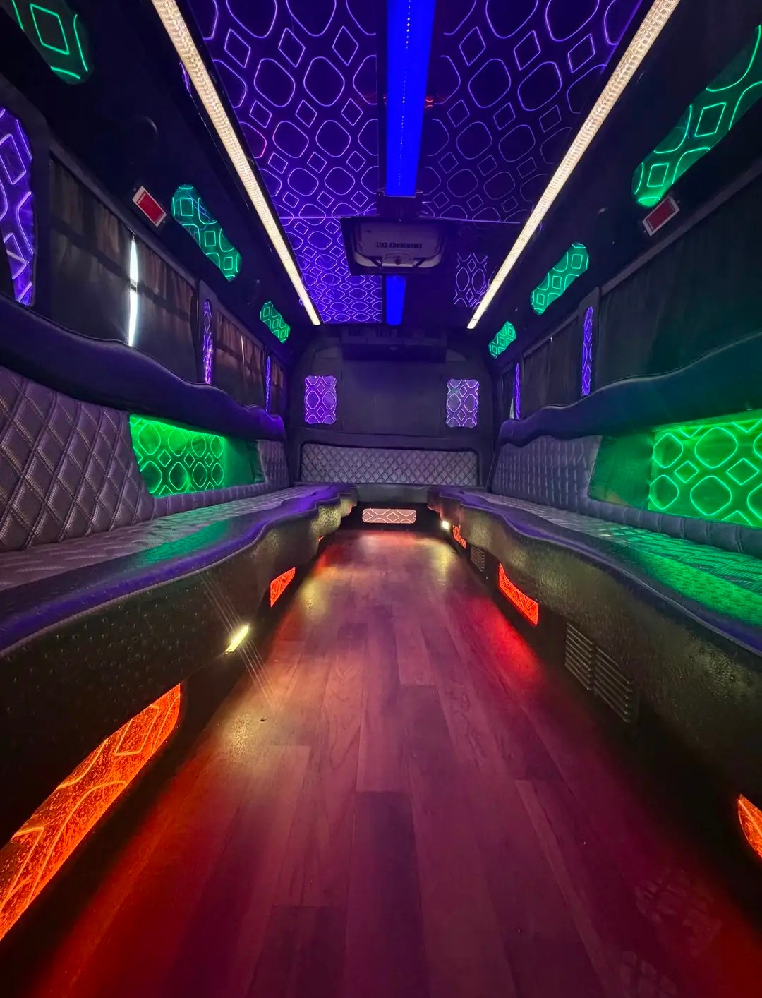 Low-Mileage 2011 Ford E-450 15–18 Passenger Limo Bus