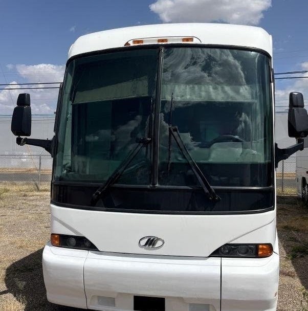 2007 MCI J4500