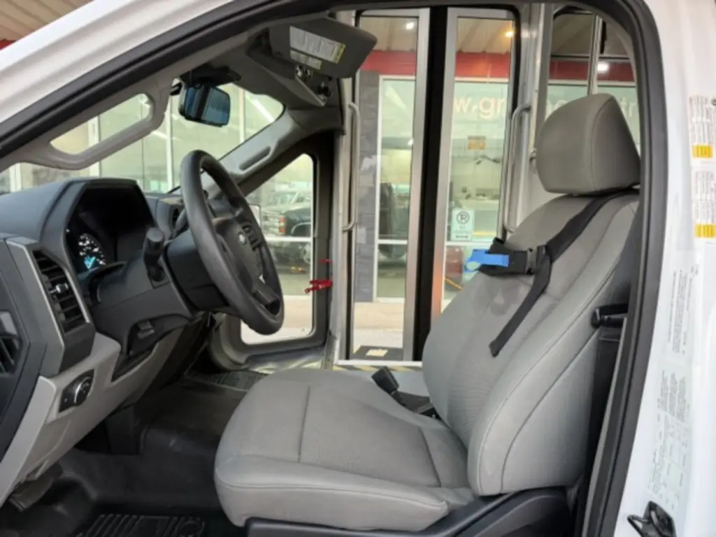 2021 Ford F-550 Bus