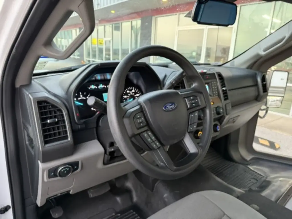 2021 Ford F-550 Bus