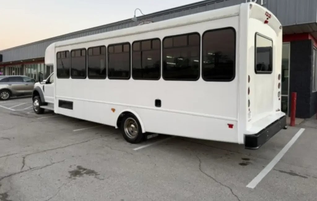 2021 Ford F-550 Bus