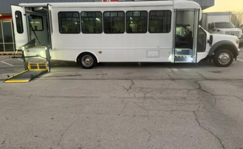 2021 Ford F-550 Bus