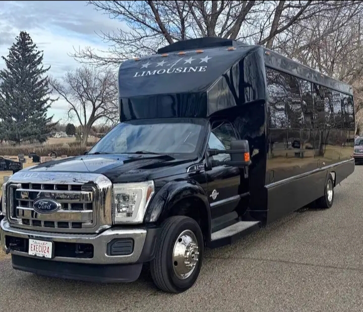 2012 Ford F-550 Limo Bus
