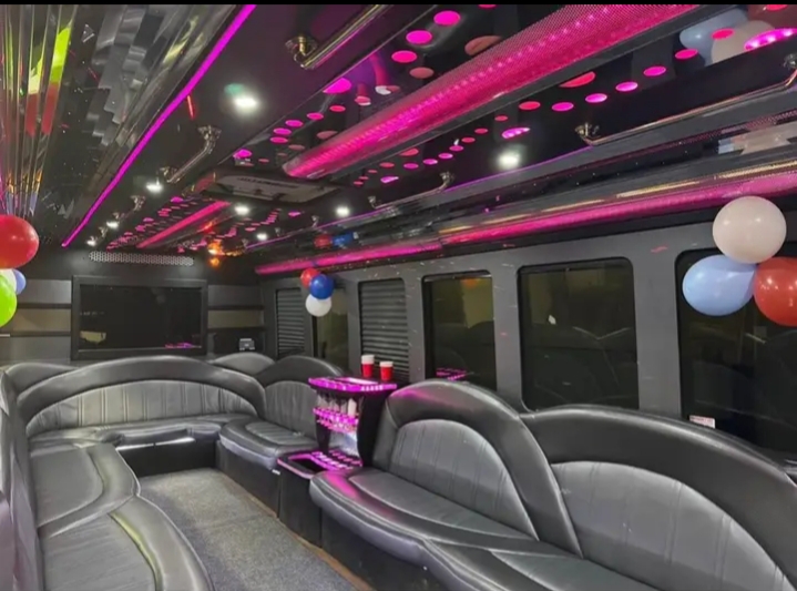2012 Ford F-550 Limo Bus