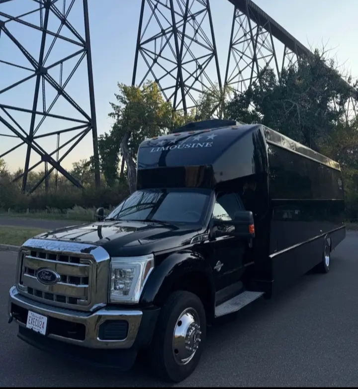 2012 Ford F-550 Limo Bus