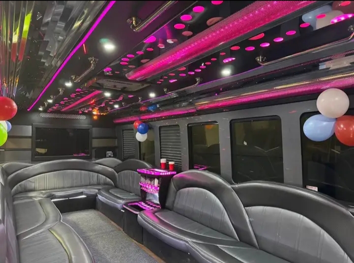 2012 Ford F-550 Limo Bus