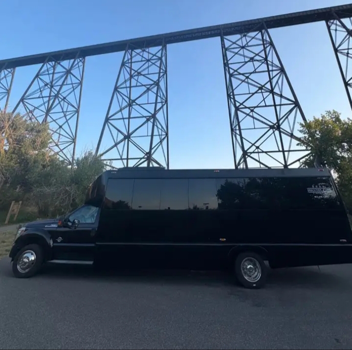 2012 Ford F-550 Limo Bus