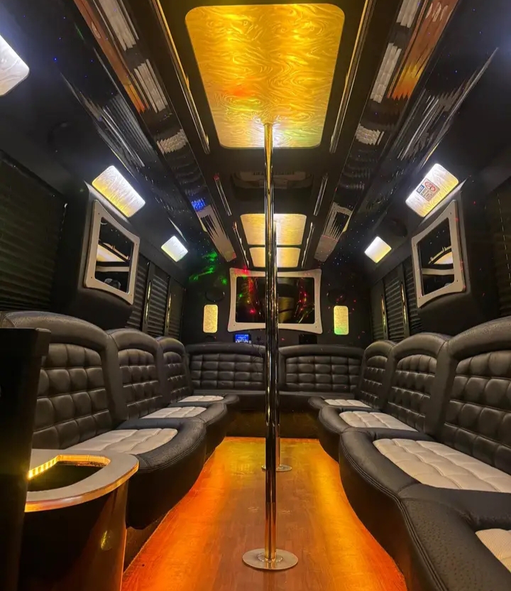 2023 Ford F-550 Limo Bus
