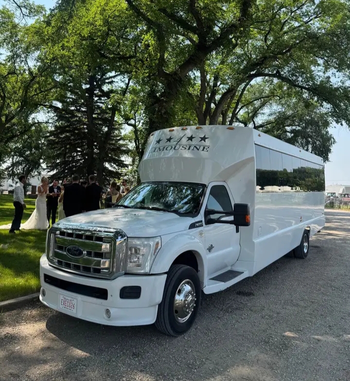2023 Ford F-550 Limo Bus