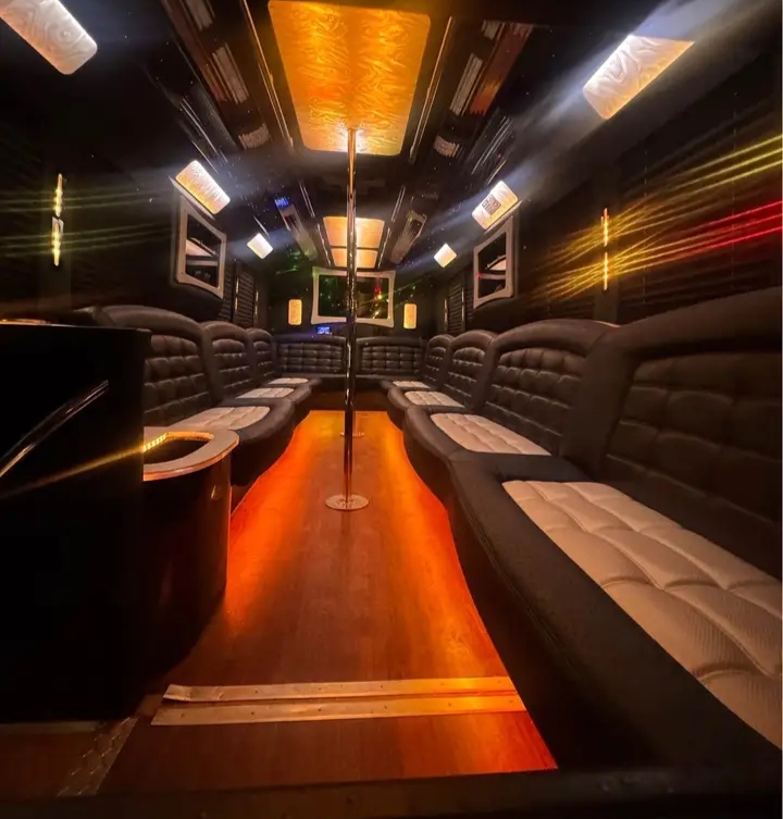 2023 Ford F-550 Limo Bus