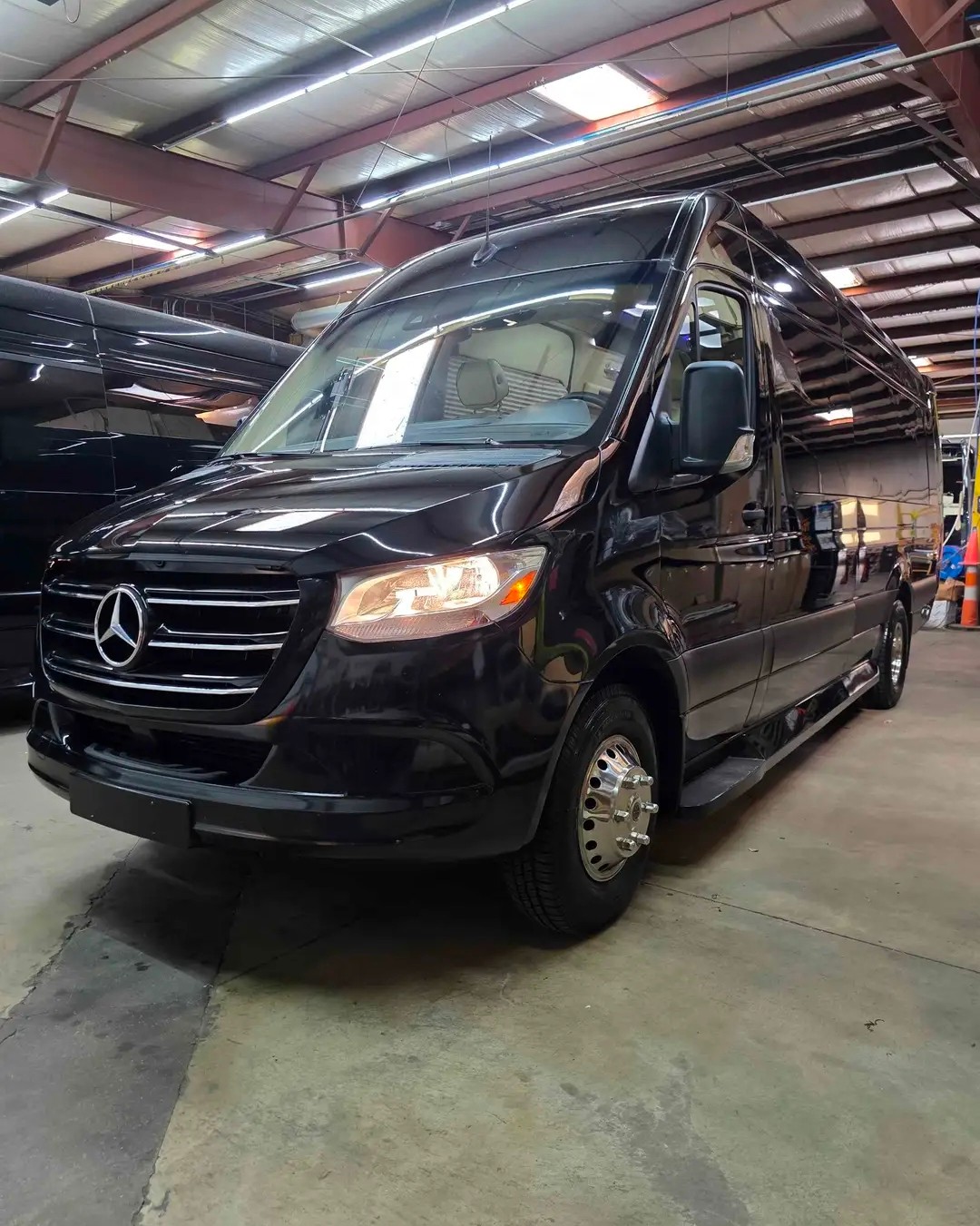 Luxury 2019 Mercedes-Benz Sprinter 3500 with Midwest