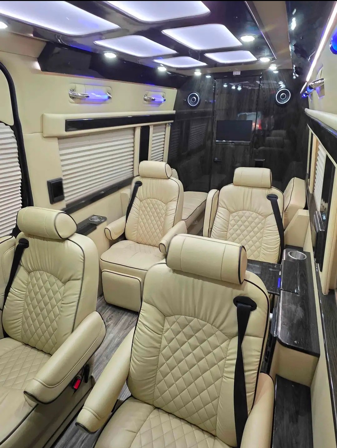 Luxury 2019 Mercedes-Benz Sprinter 3500 with Midwest