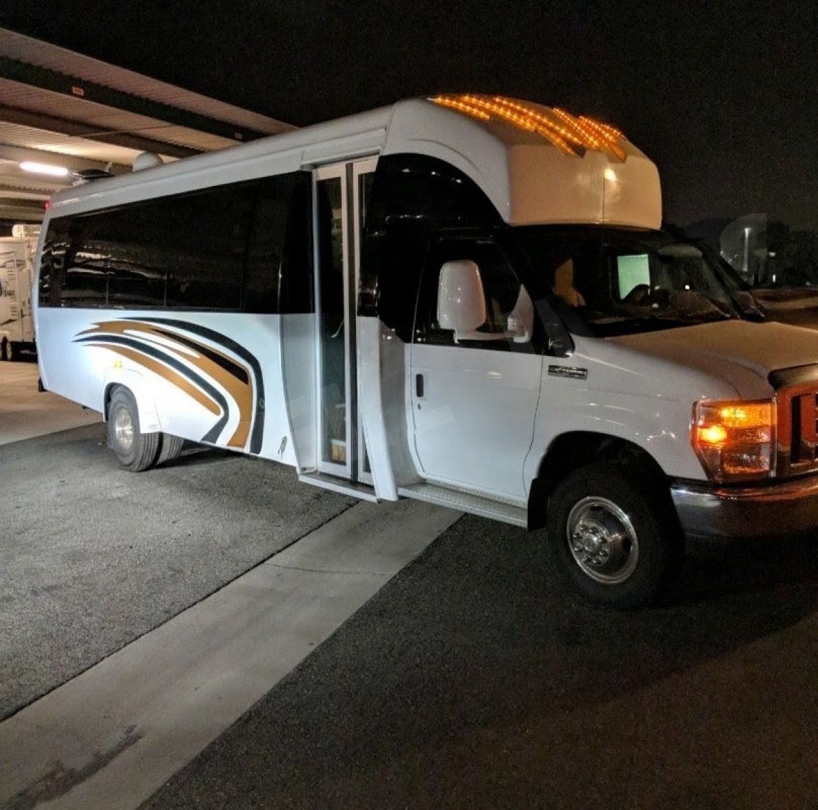 2013 Ford E450 Ameritrans Limo Bus