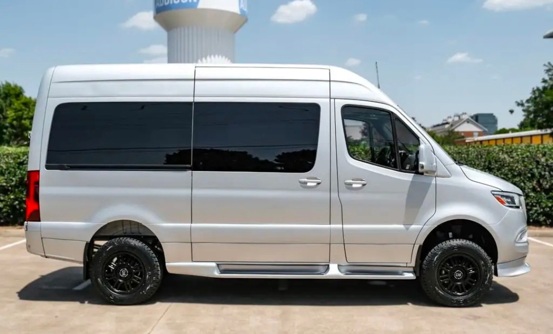 Luxury 8-Passenger 2023 Mercedes-Benz Sprinter 2500 AWD