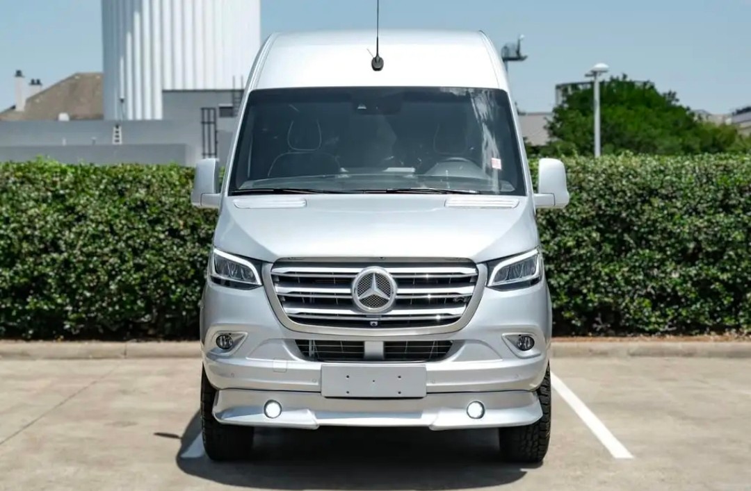 Luxury 8-Passenger 2023 Mercedes-Benz Sprinter 2500 AWD