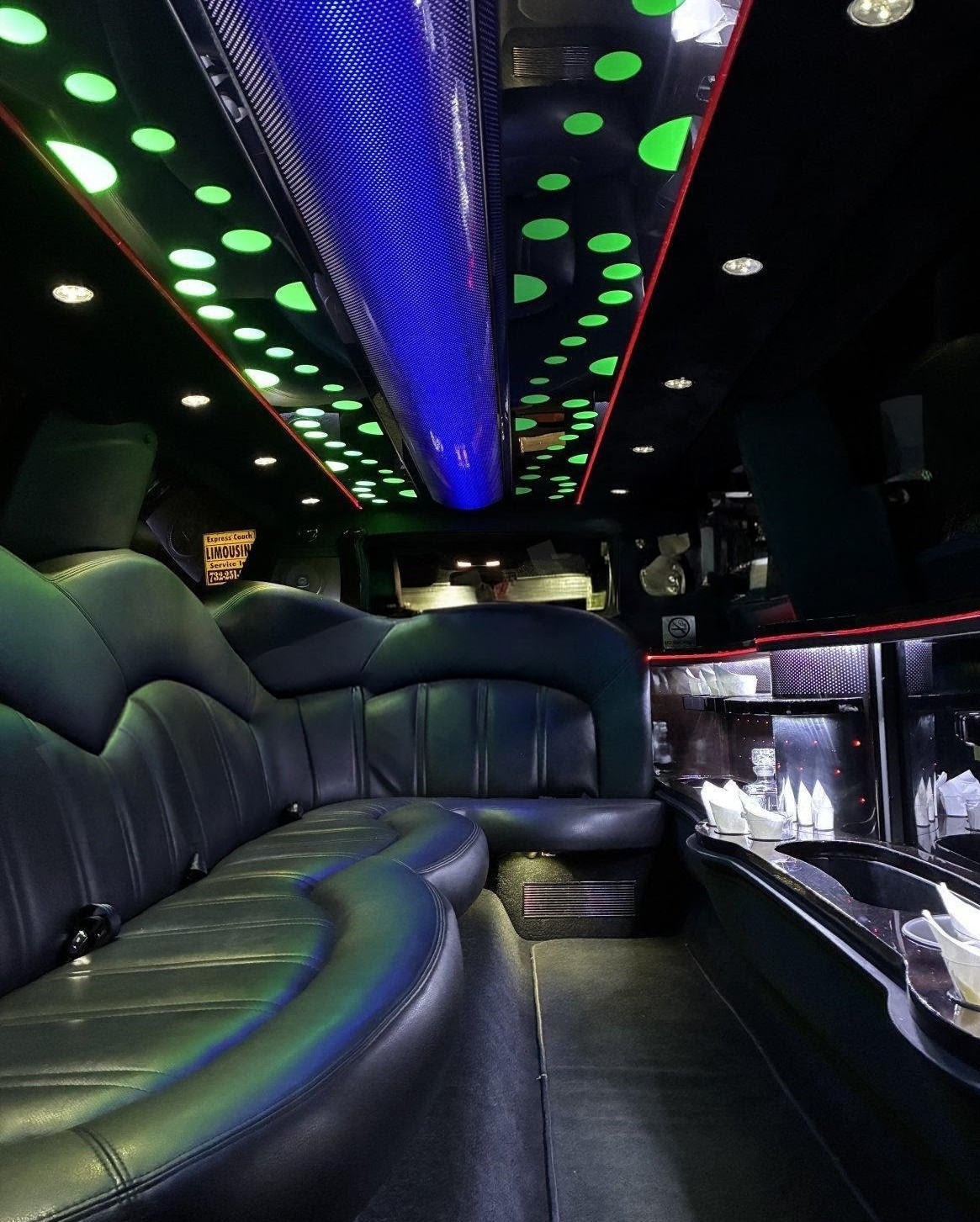 2014 Lincoln MKT- limousine