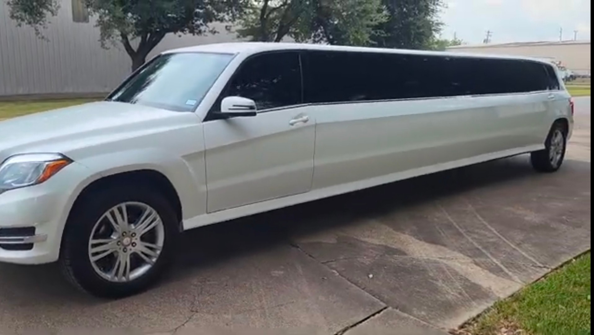 2015 Mercedes-Benz GLK 350 Stretch Limousine – Premium Interior