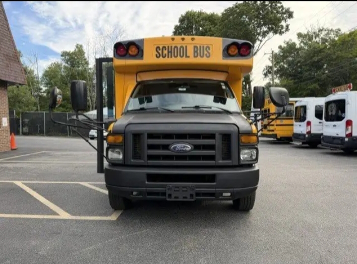 2015 Ford E-350 School Bus