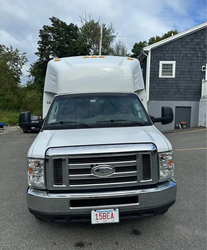2015 Ford E-450 Limo Bus