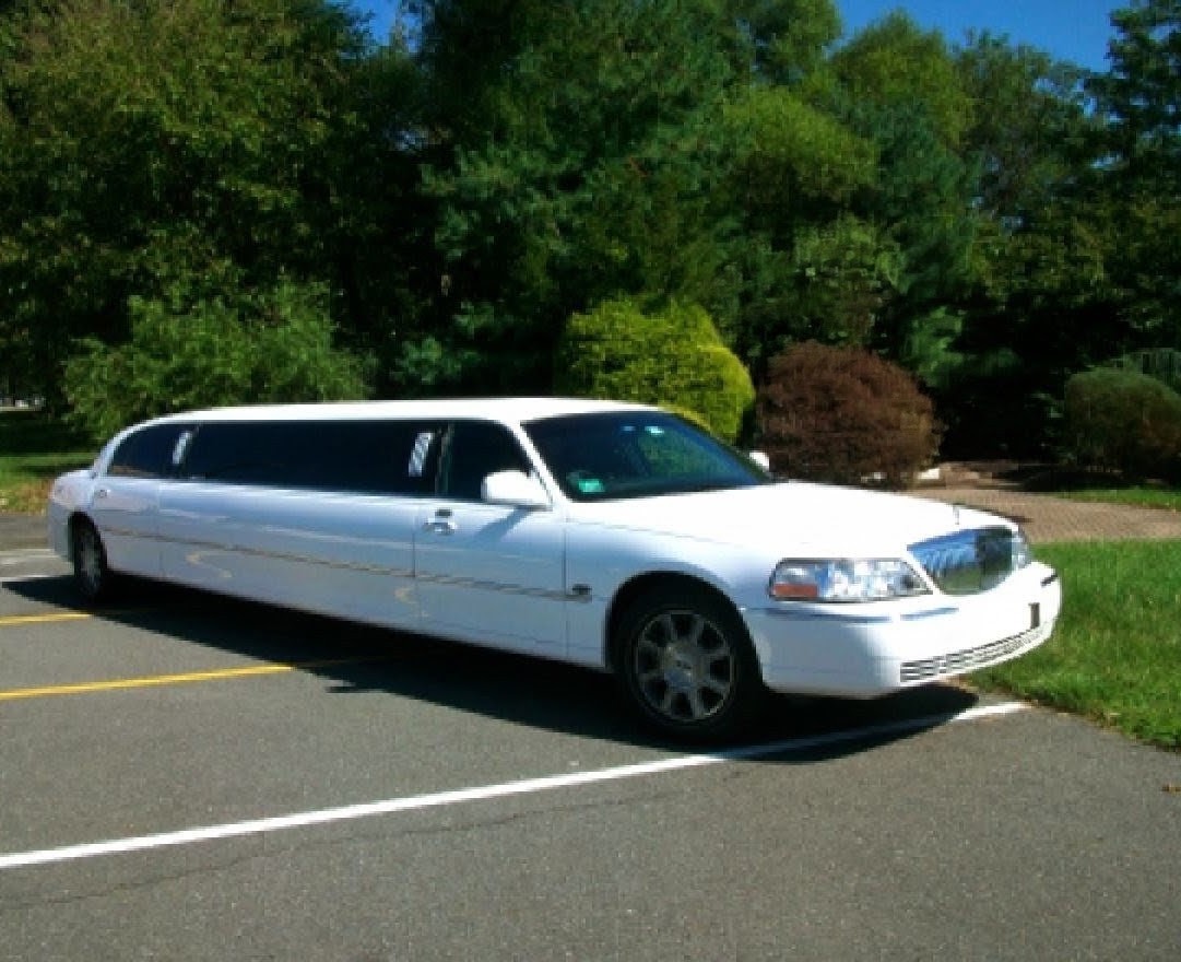 2008 Lincoln 120 White Stretch