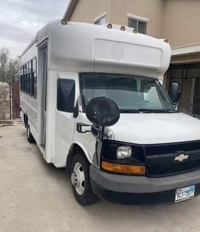 2009 Chevrolet Express 1500 20-Passenger Limo Bus
