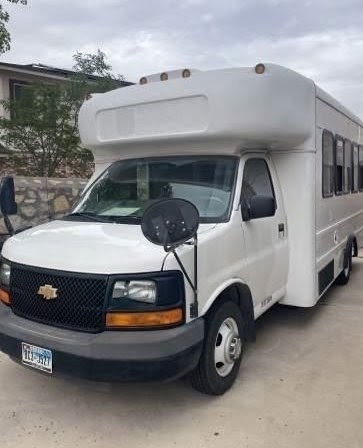 2009 Chevrolet Express 1500 20-Passenger Limo Bus
