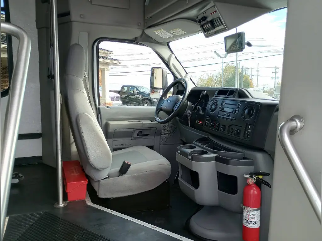 2017 Ford E-450 Handicap Shuttle Bus