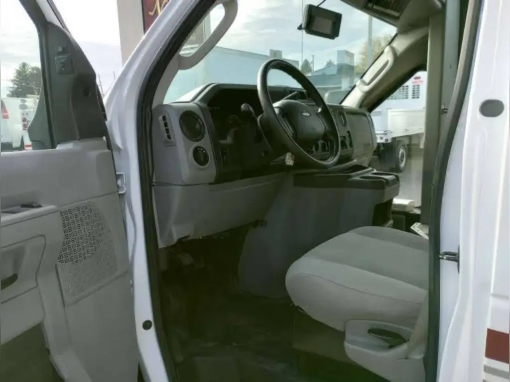 2017 Ford E-450 Handicap Shuttle Bus
