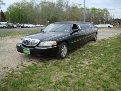 Well - maintained 2006 Lincoln Town Car Executive Limousine