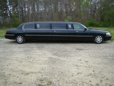 Well - maintained 2006 Lincoln Town Car Executive Limousine