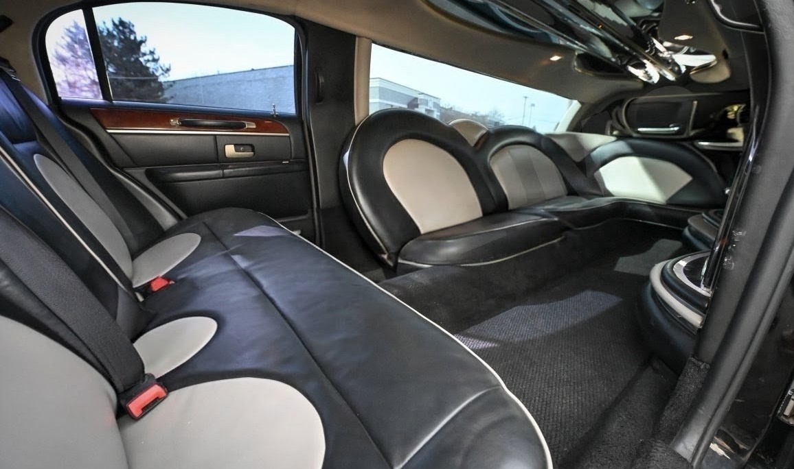 2004 Lincoln Town Car Stretch Limousine